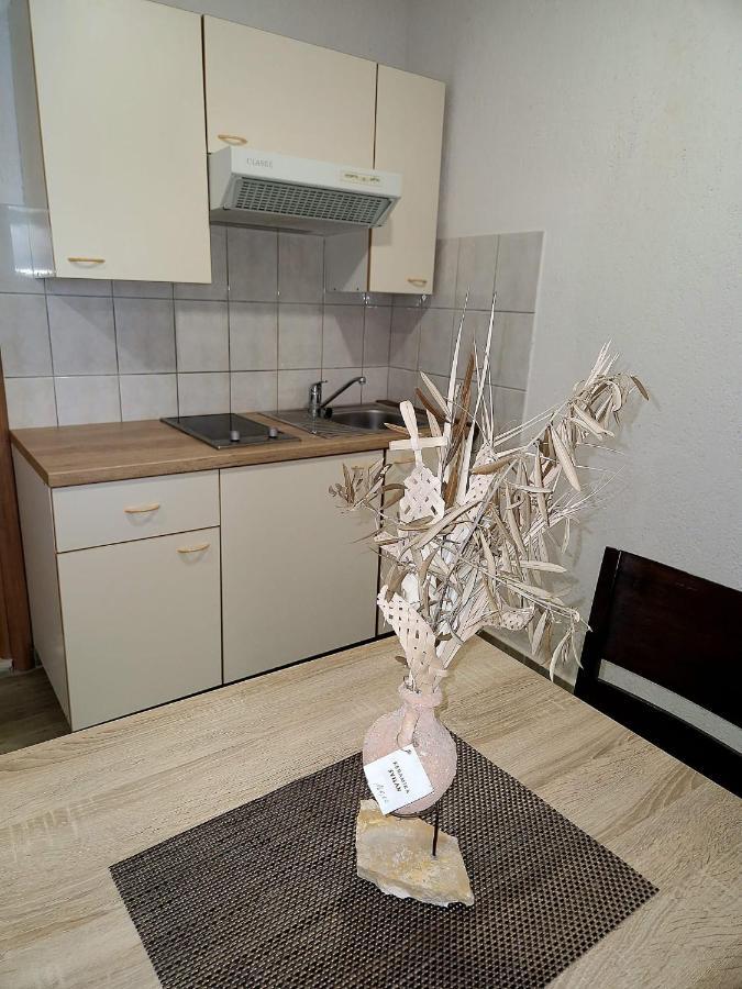 Ana Apartment Lastovo