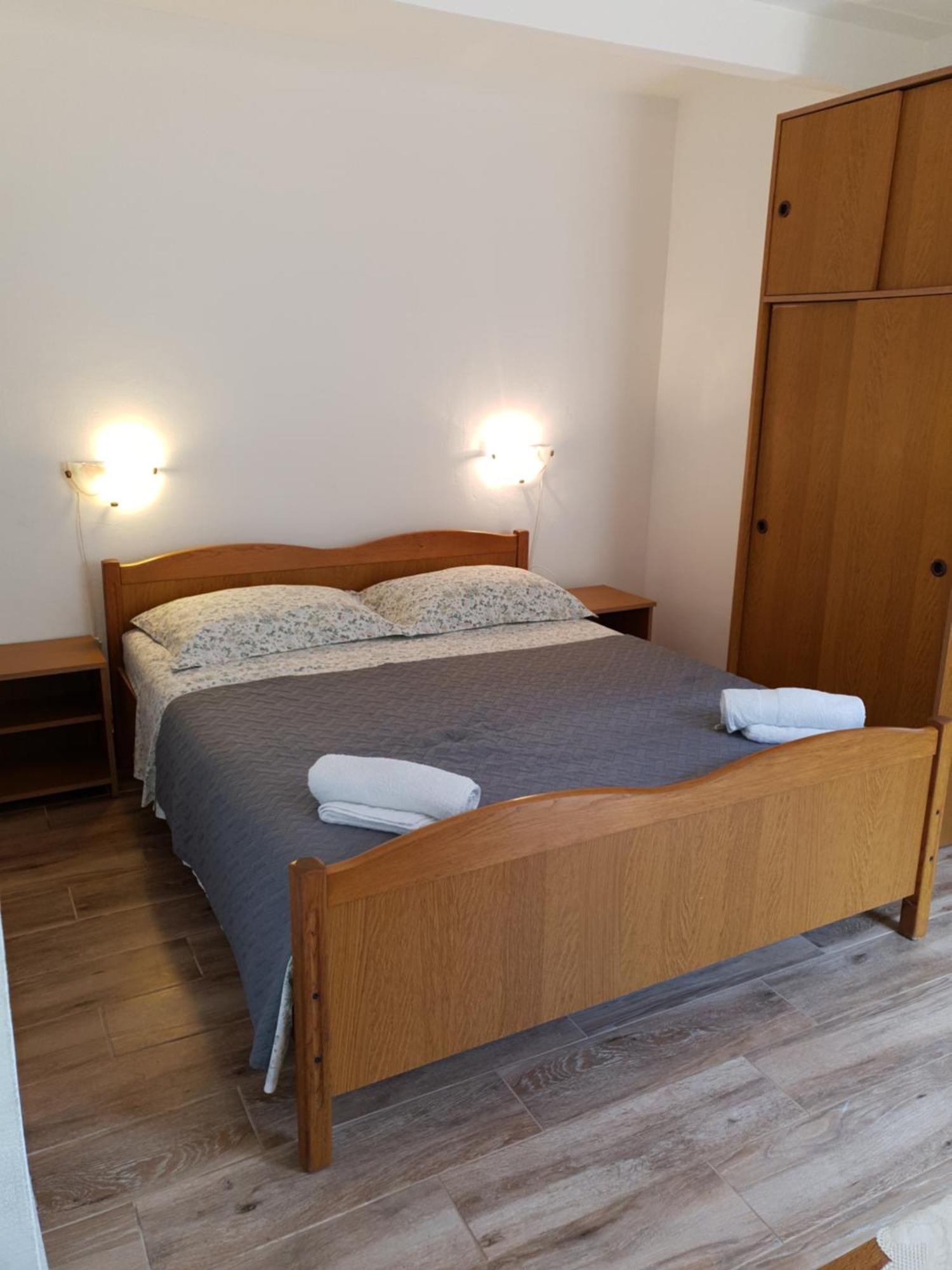 Ana Apartment Lastovo